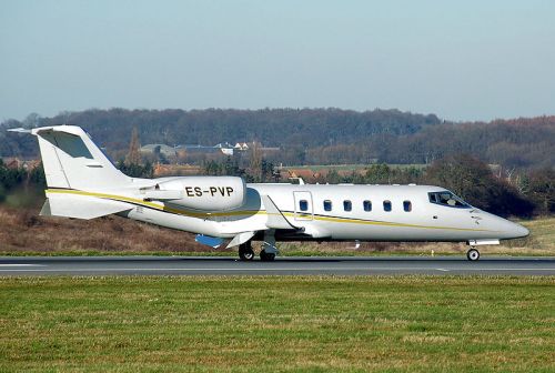 800px-Bombardier.learjet60.es-pvp.arp