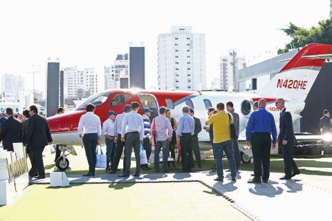 HondaJet_Debut_at_LABACE_-_BizWire