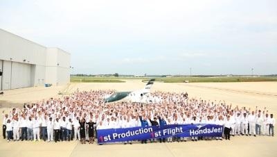 1st-production-HondaJet-0614b